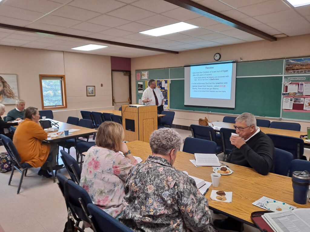 Pastor Teaching Bible Study Pastor Teaching Bible Study